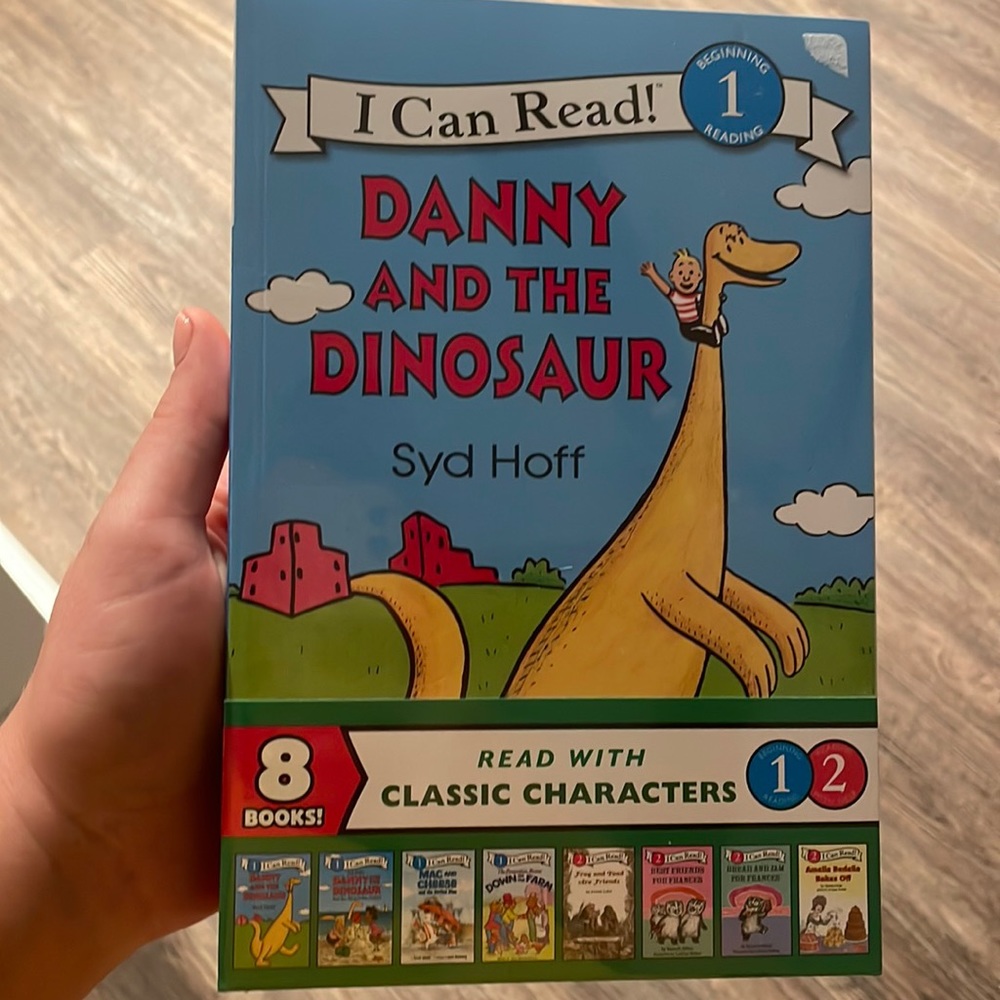 Set of 8 books for beginner readers!